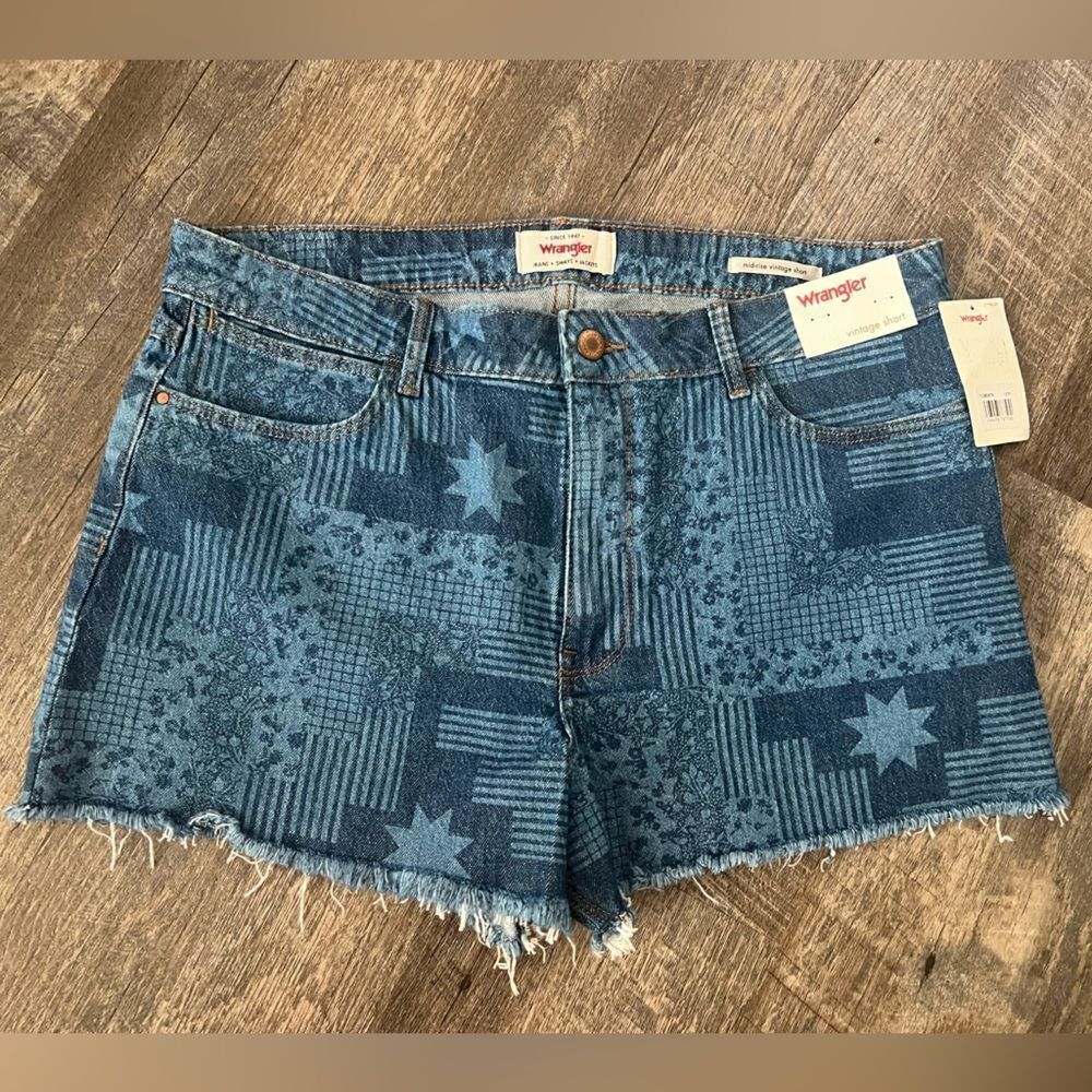 Wrangler Mid-Rise Vintage Short- Size 12